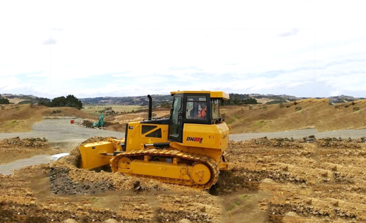 Escavadeira hidrostática DH13C2 para operação de transporte de terraplenagem na Nova Zelândia